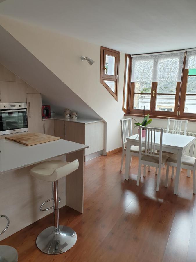 Atico Cine Colon Apartment Ribadeo Luaran gambar