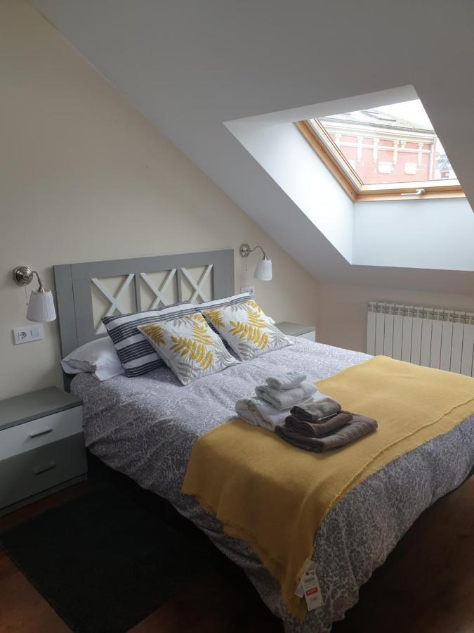 Atico Cine Colon Apartment Ribadeo Luaran gambar