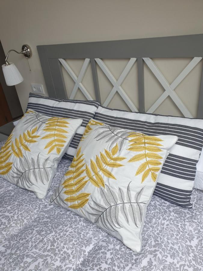Atico Cine Colon Apartment Ribadeo Luaran gambar