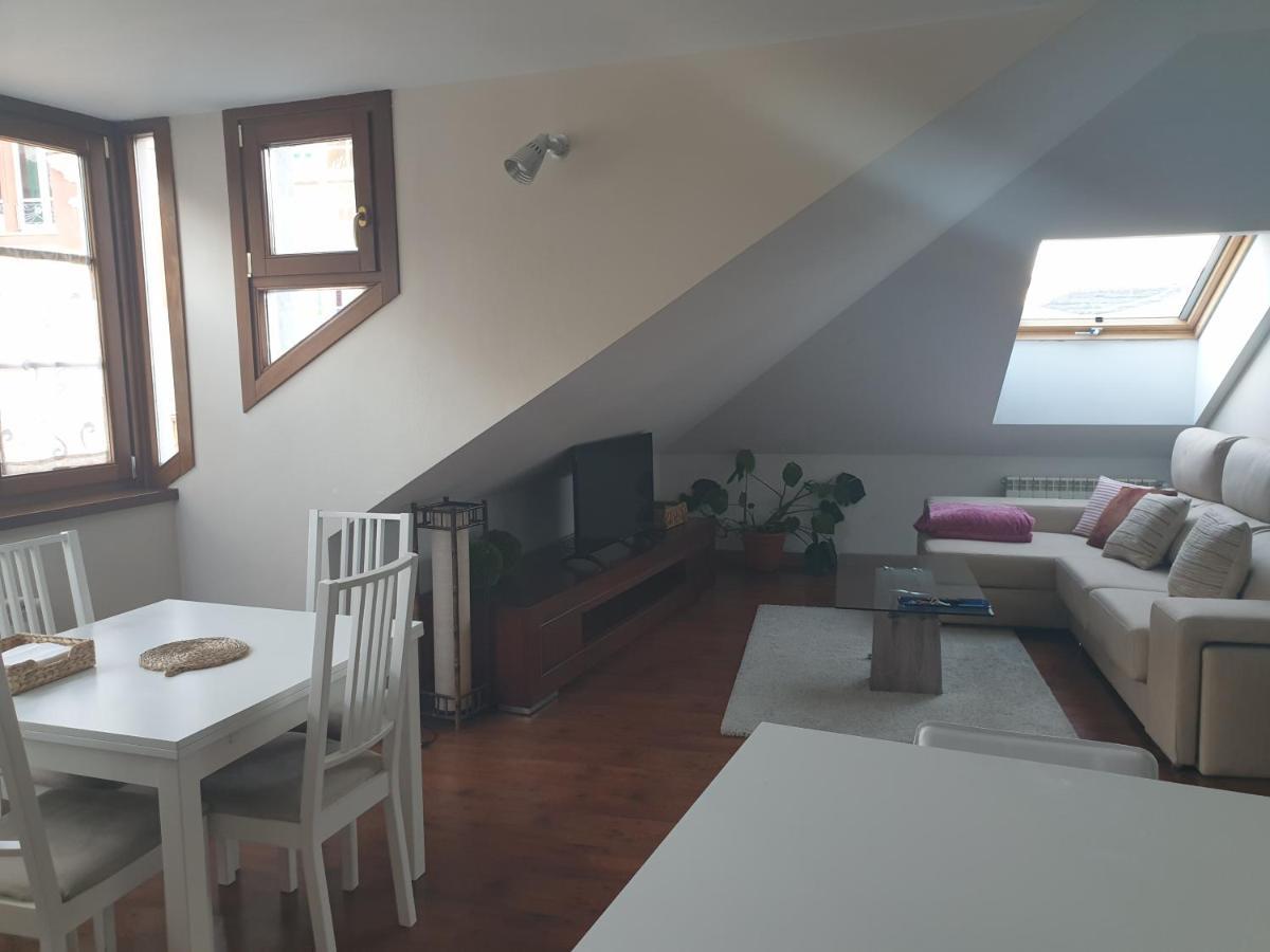 Atico Cine Colon Apartment Ribadeo Luaran gambar